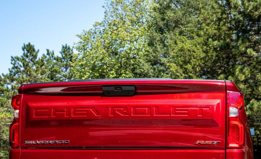 Детали экстерьера Chevrolet Silverado RST Crew Cab 2018 года  (фото 27 из 30)